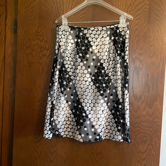 Isabela d. black and white dot skirt. - Picture 2 of 4